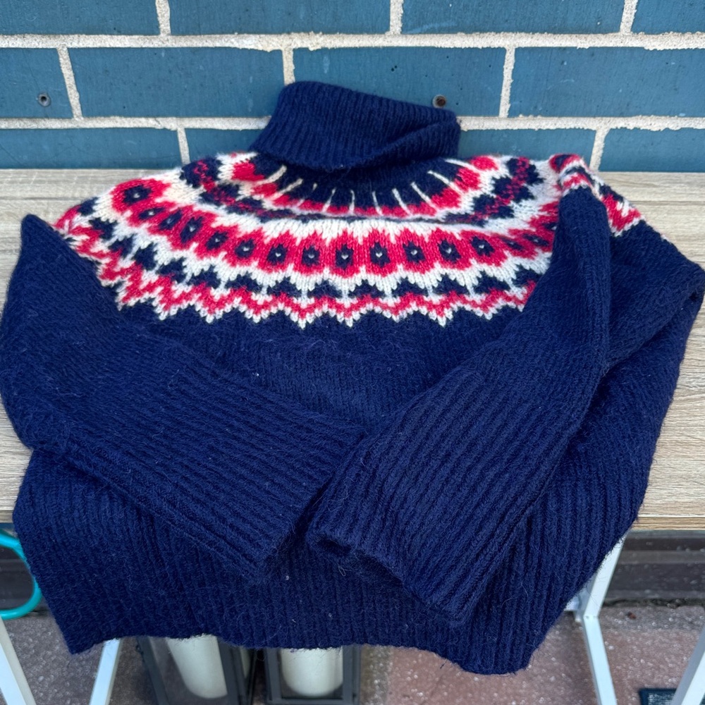 GAP Navy Turtleneck Sweater with Red and White Pattern